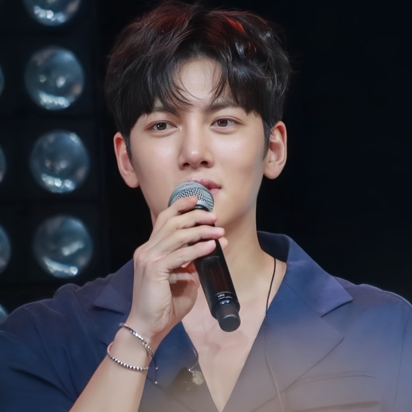 Behind-the-scenes cut of Ji Changwook