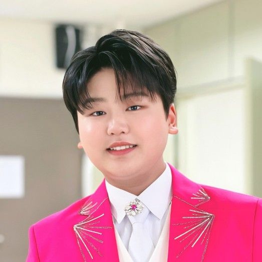 Behind-the-scenes cut of Park Sungon