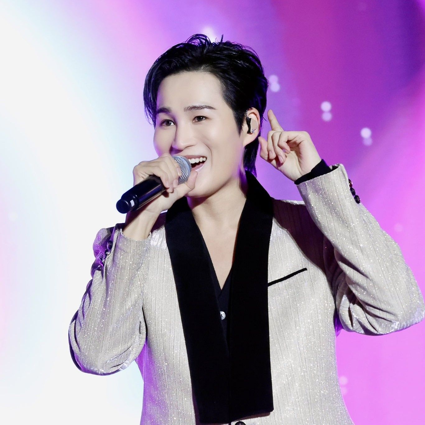 김희재의 비하인드 컷