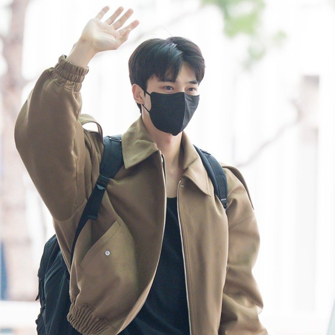 Behind-the-scenes cut of Song Kang