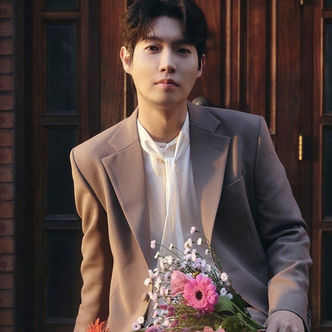 Latest photo of Son Taejin