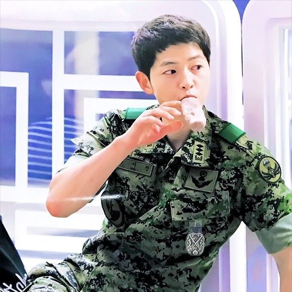 Recent activity shot of Song Joongki
