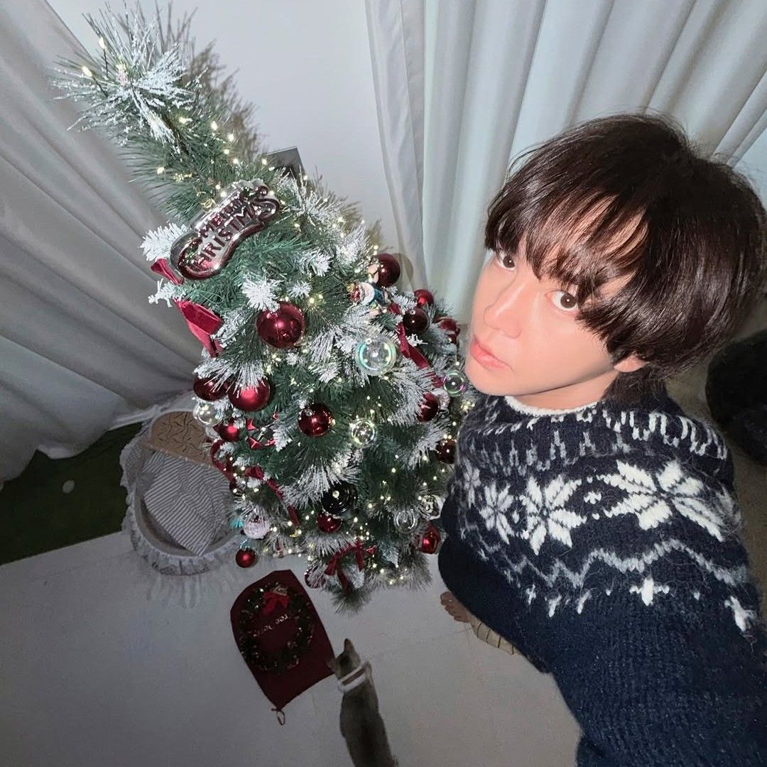 Recent activity shot of Jang Geunsuk