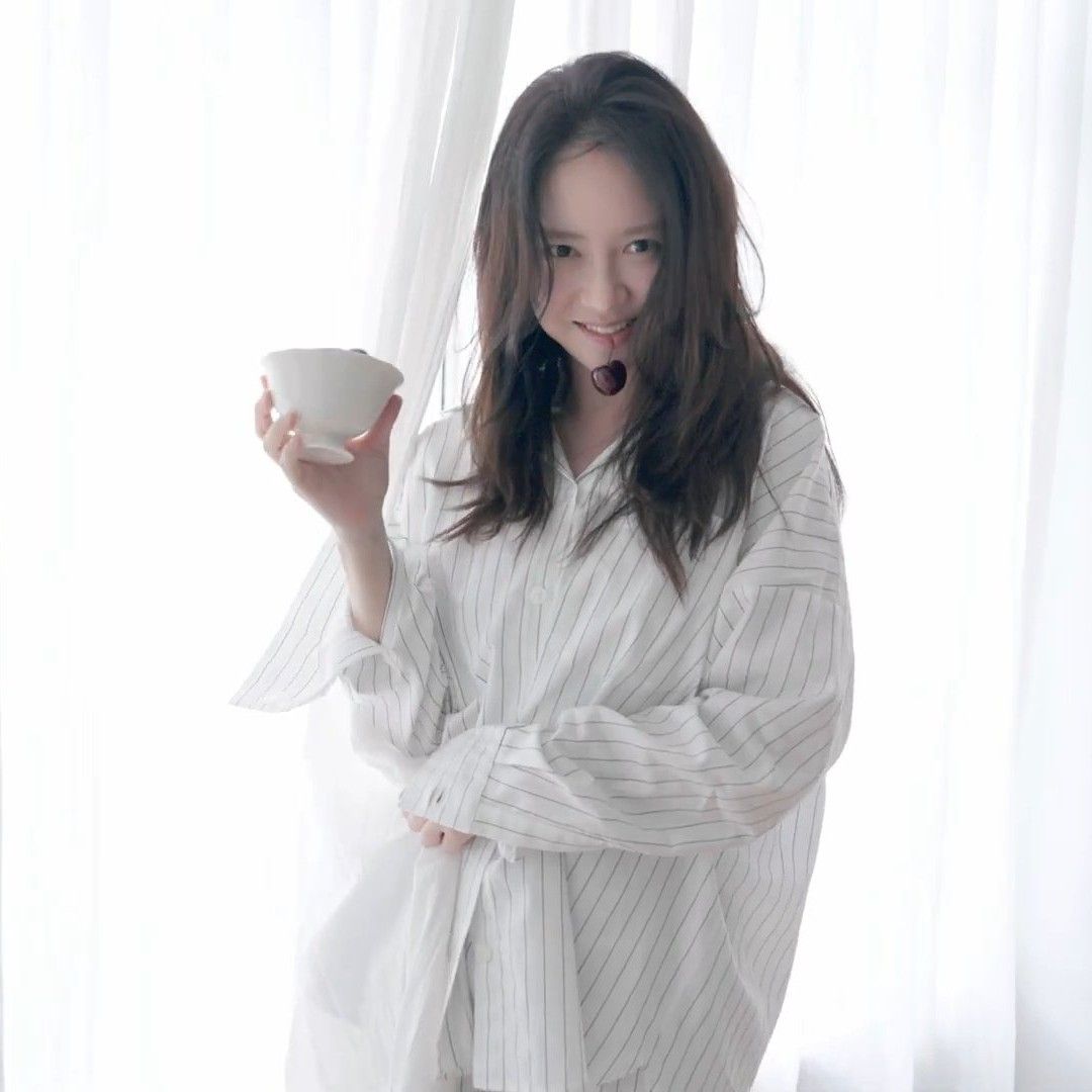 Recent activity shot of Song Jihyo