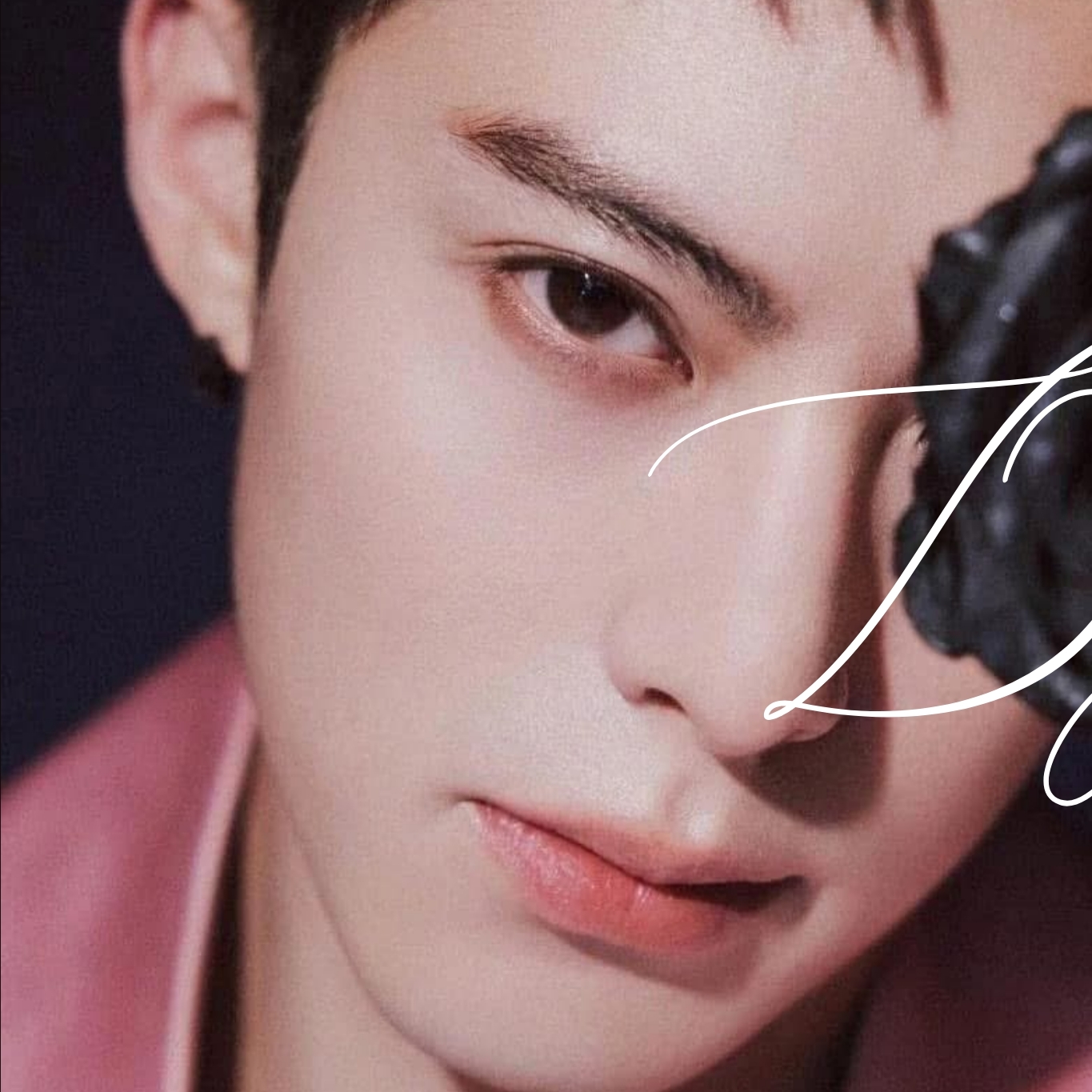 A moment captured by a fan of Dylan Wang