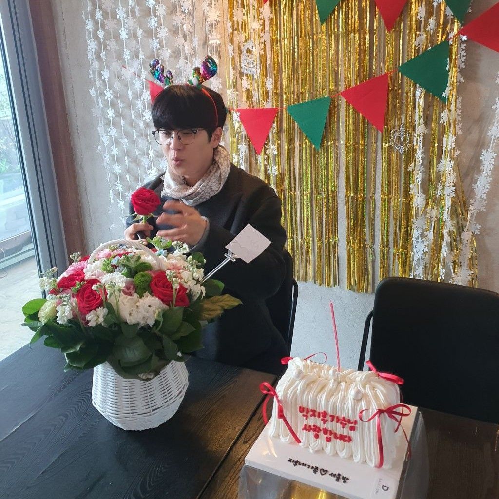 Latest photo of Park Jihoo (Mr. Trot 3)