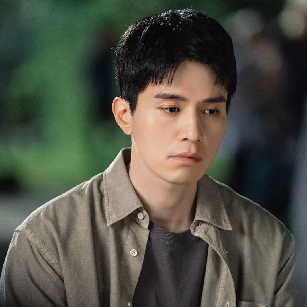 Behind-the-scenes cut of Lee Dongwook