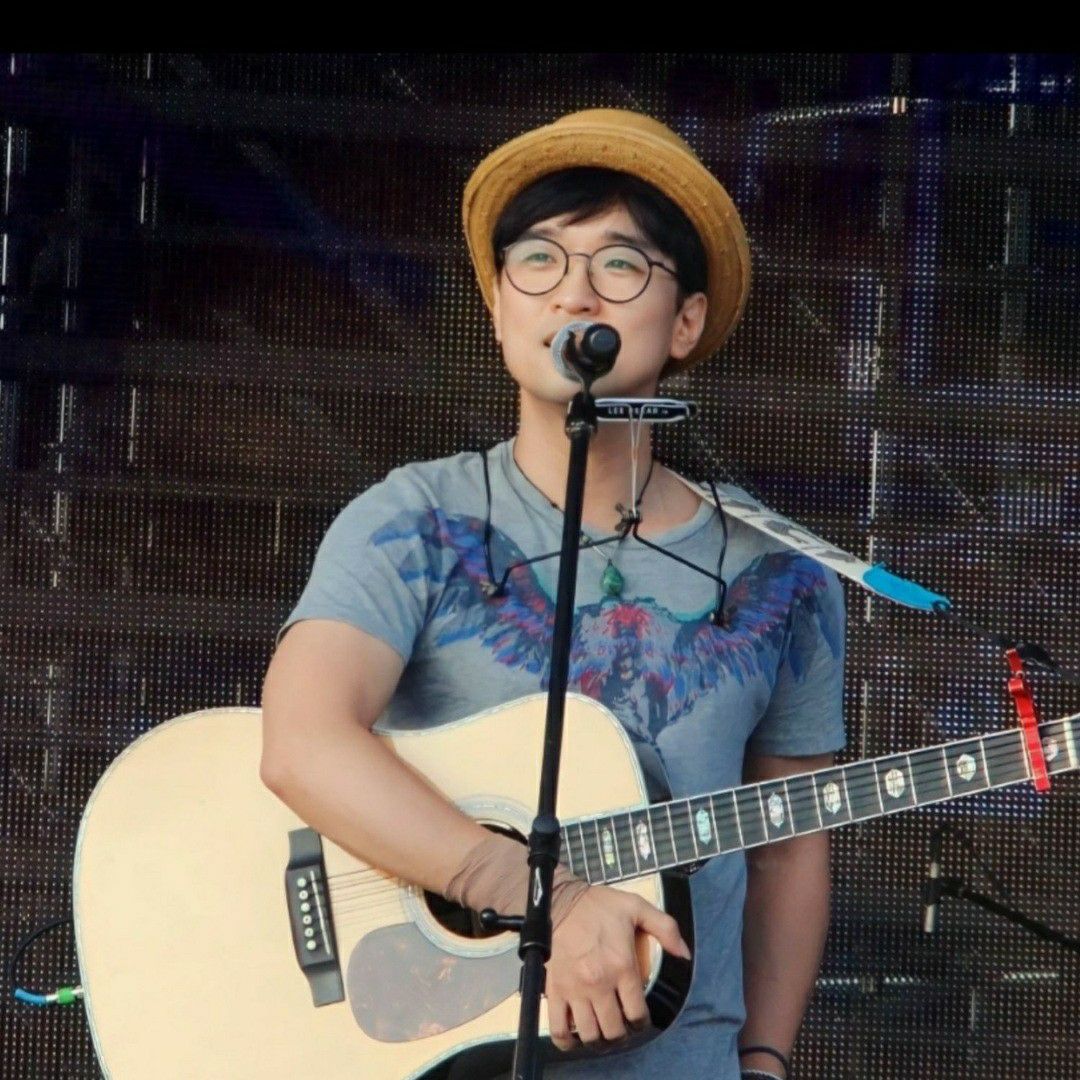 A moment captured by a fan of Bak Changgeun