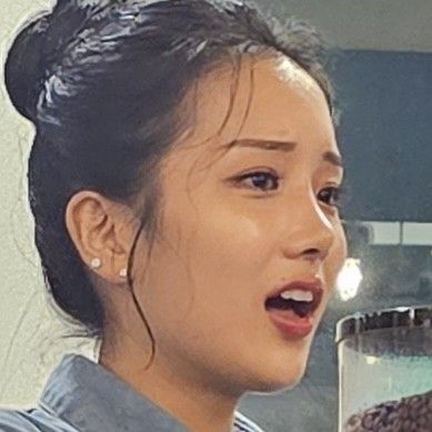 A moment captured by a fan of Kim Soyeon (2004)
