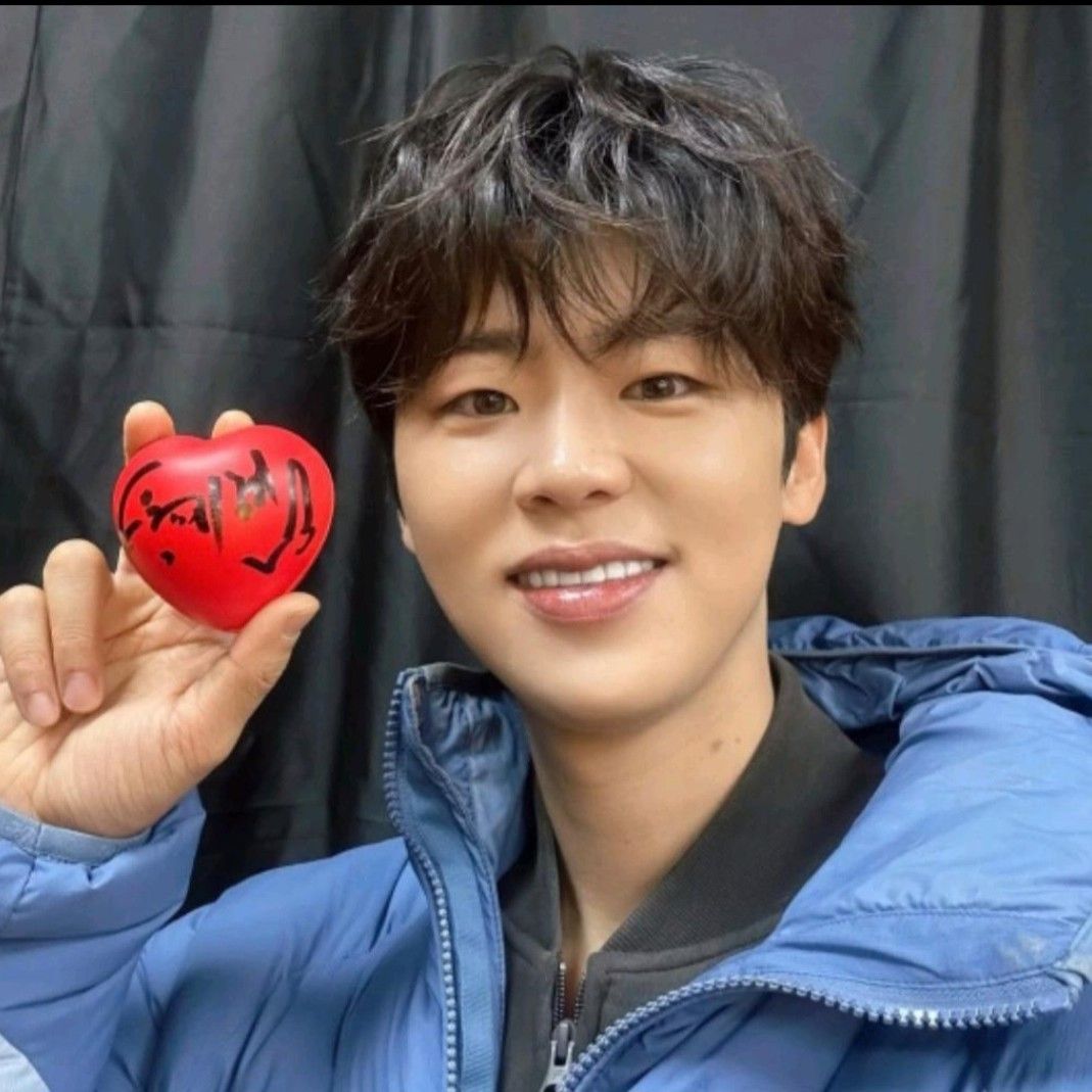 Recent activity shot of Park Jihyeon