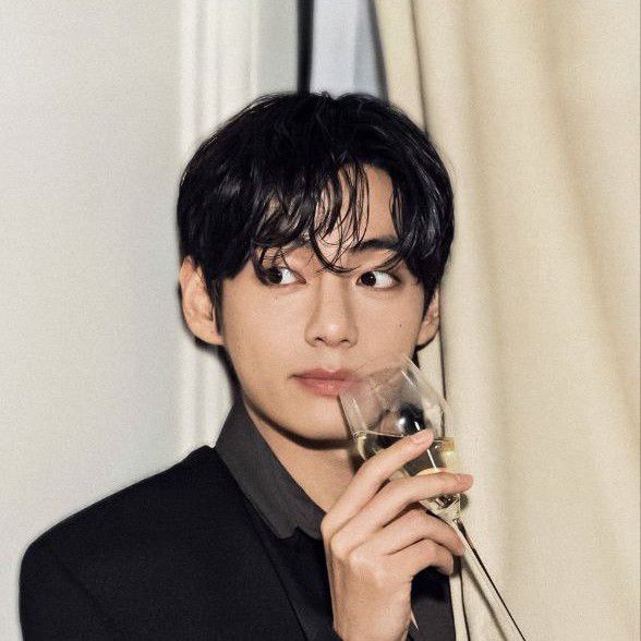 Behind-the-scenes cut of Kim Taehyung (V)