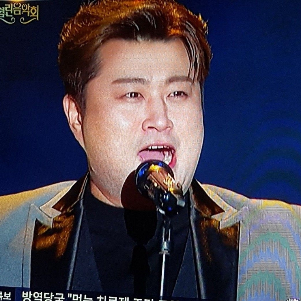 Behind-the-scenes cut of Kim Hojoong
