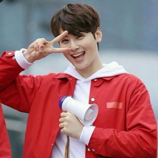 Latest photo of Cha Eunwoo