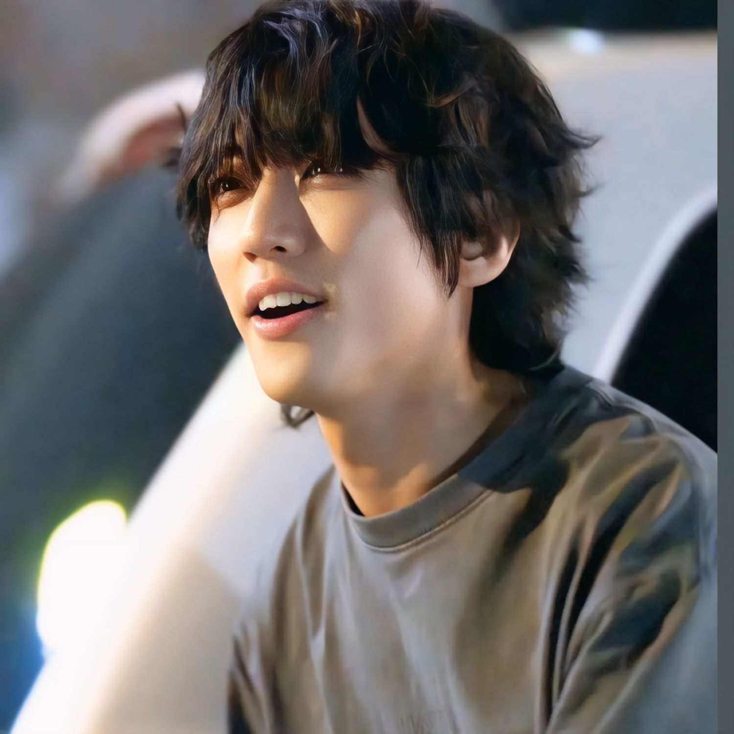 Behind-the-scenes cut of Lee Seungyoon