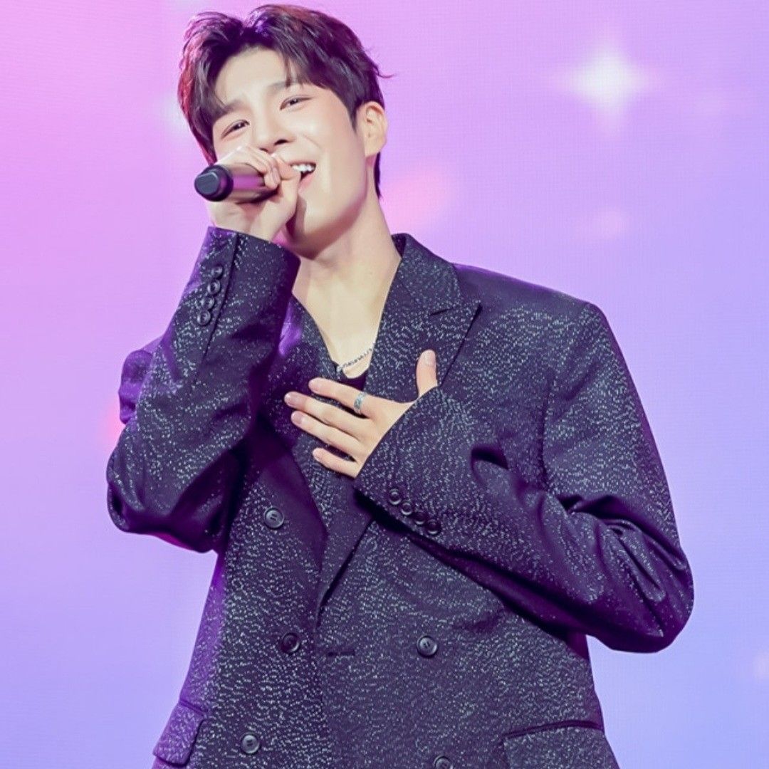 A moment captured by a fan of Jeong Dongwon