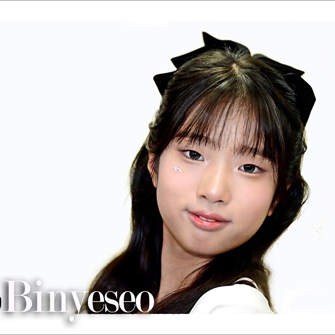 Behind-the-scenes cut of Bin Yeseo