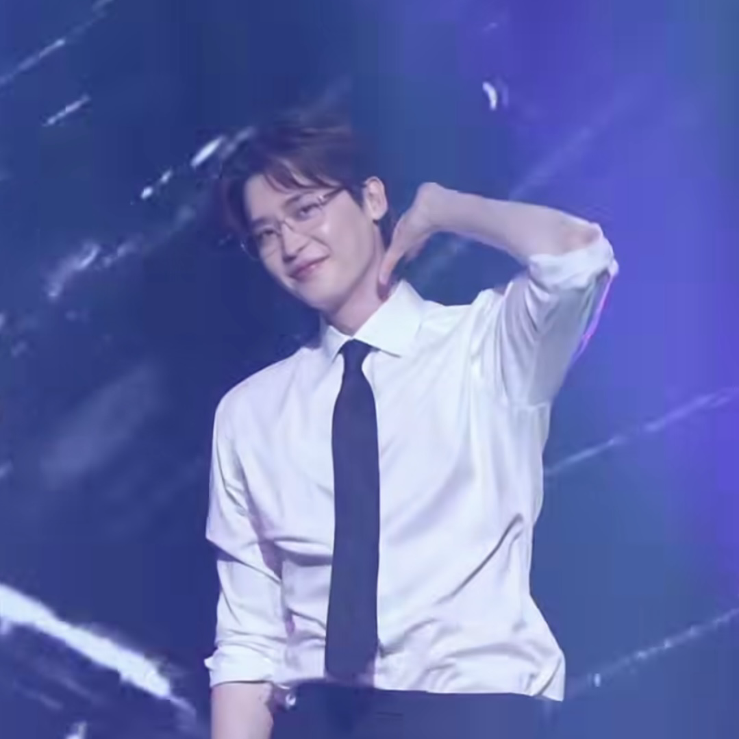 Behind-the-scenes cut of Lee Jongsuk