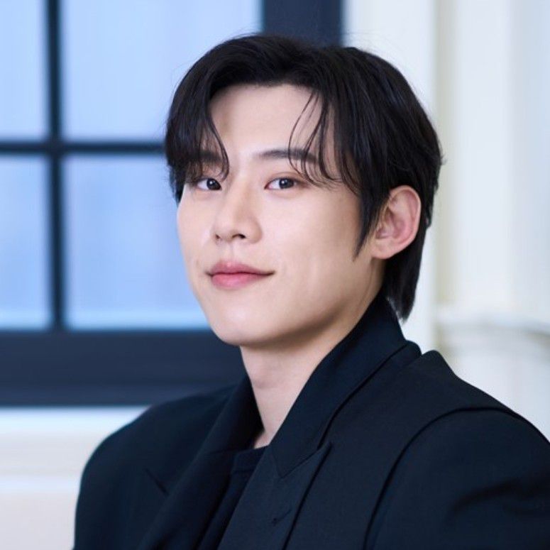 A moment captured by a fan of Kim Sungcheol