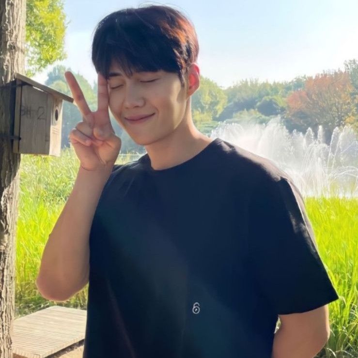 A moment captured by a fan of Kim Seonho