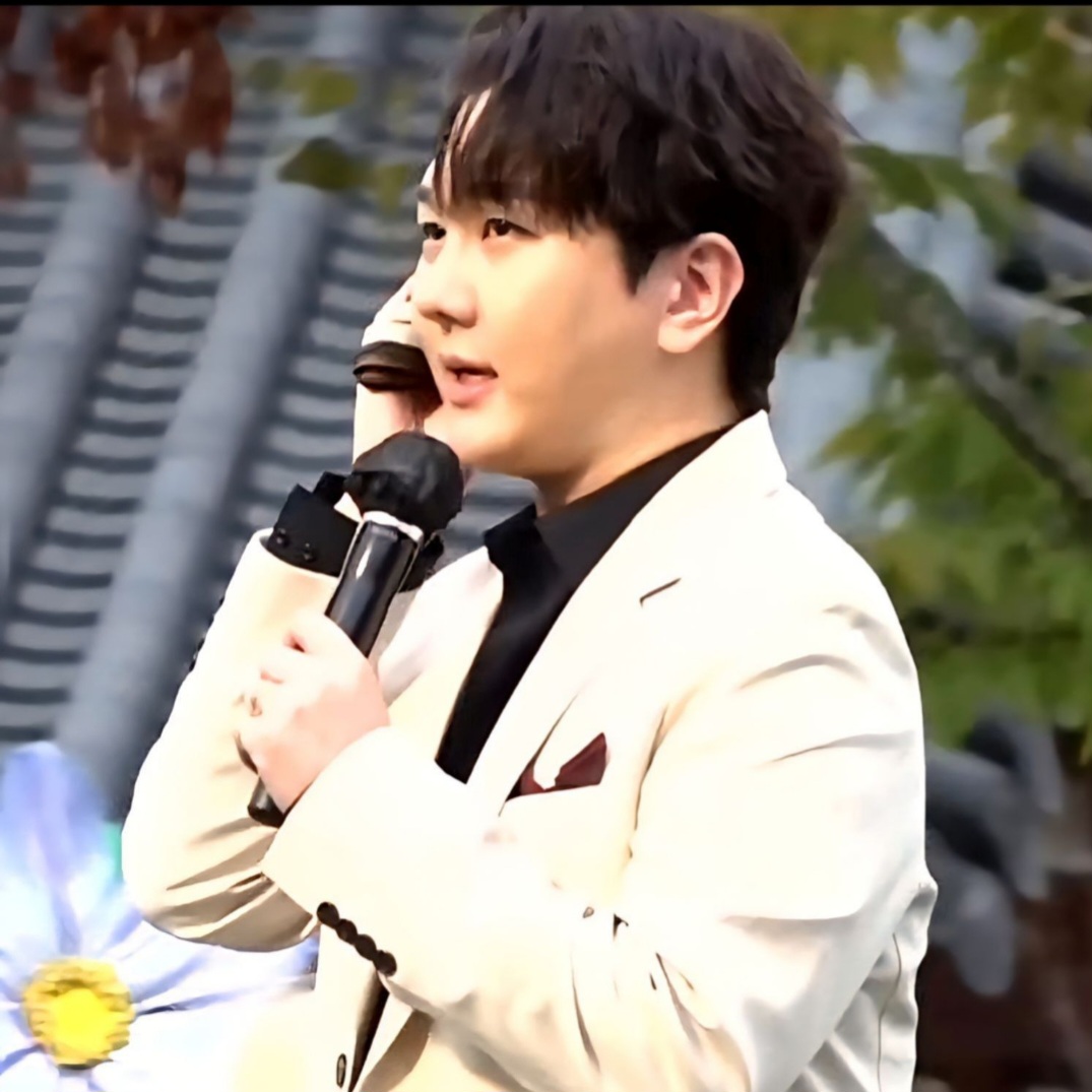 Momen yang diabadikan oleh penggemar Kim Soochan