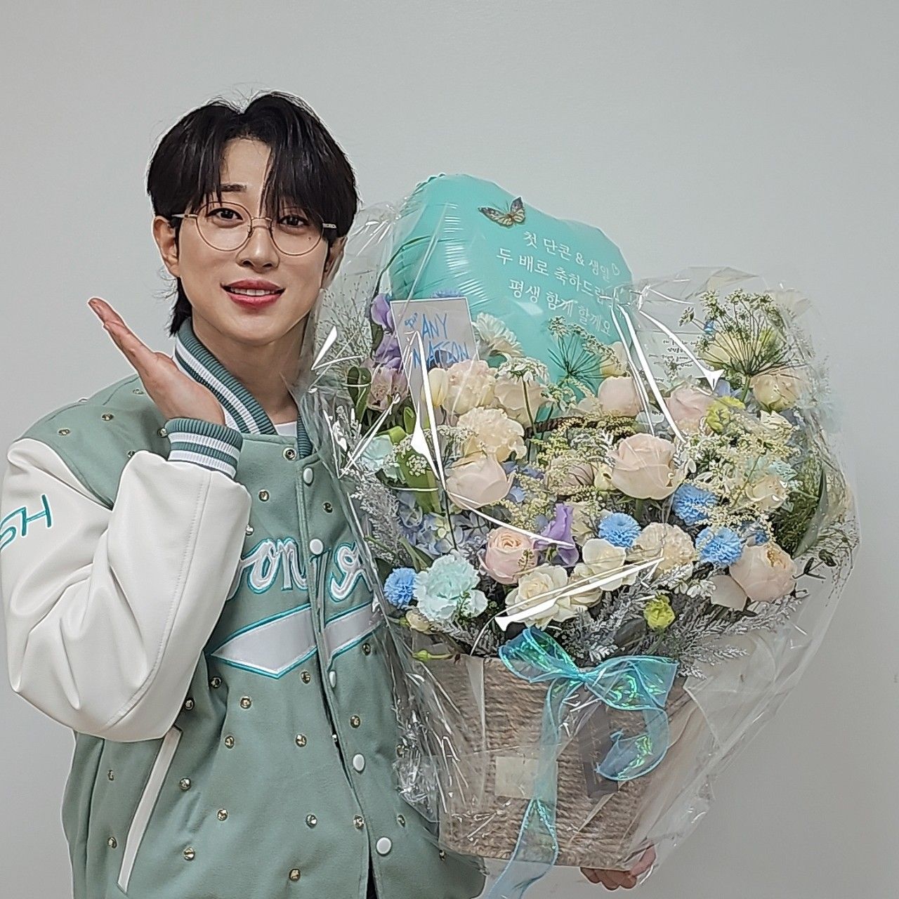 Behind-the-scenes cut of An Sunghoon