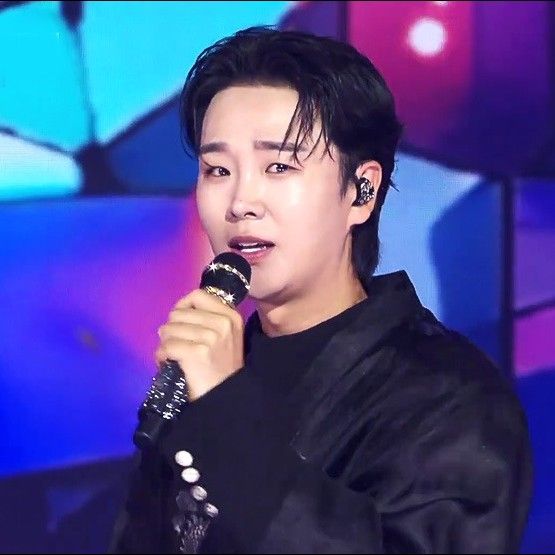 Latest photo of Song Minjun