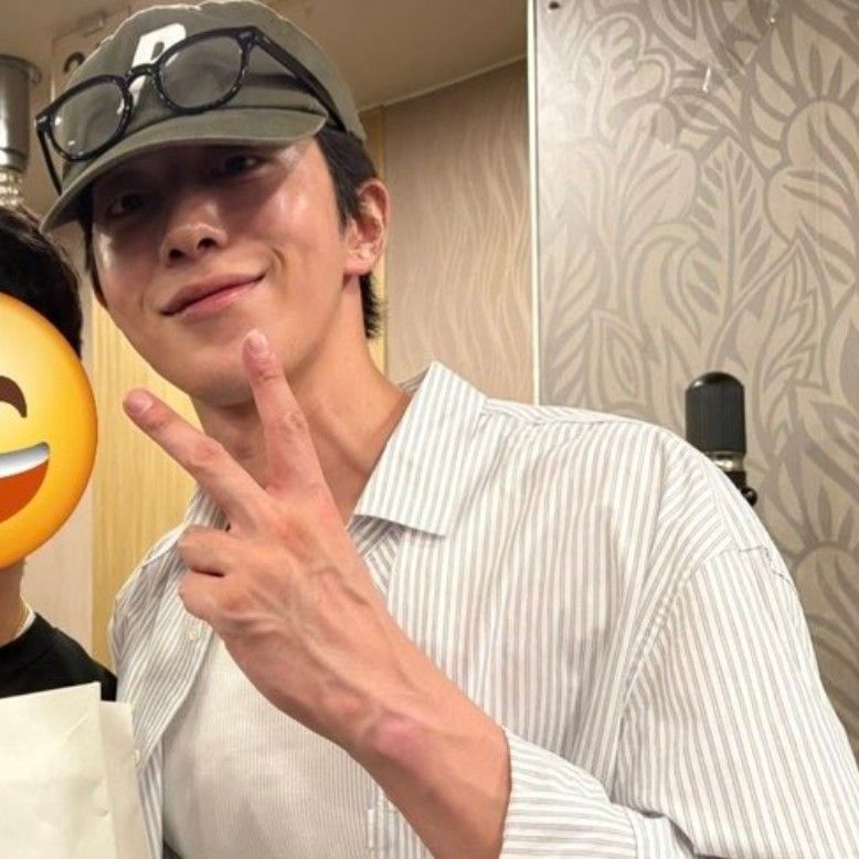 Behind-the-scenes cut of Nam Joohyuk
