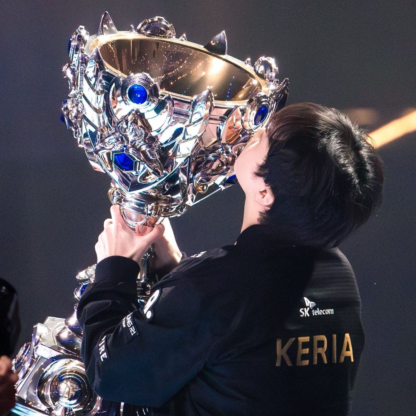 Behind-the-scenes cut of Keria