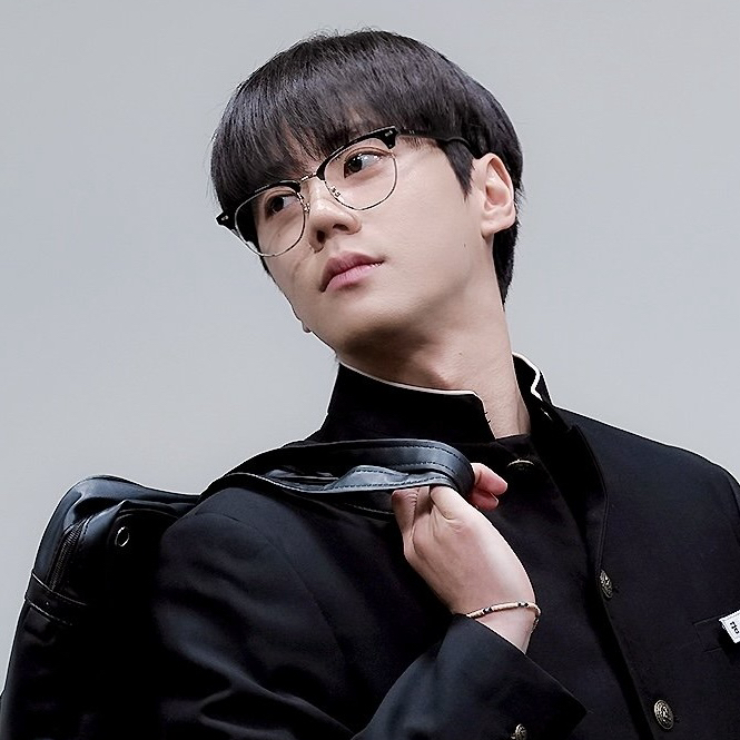 Recent activity shot of Lee Junyoung