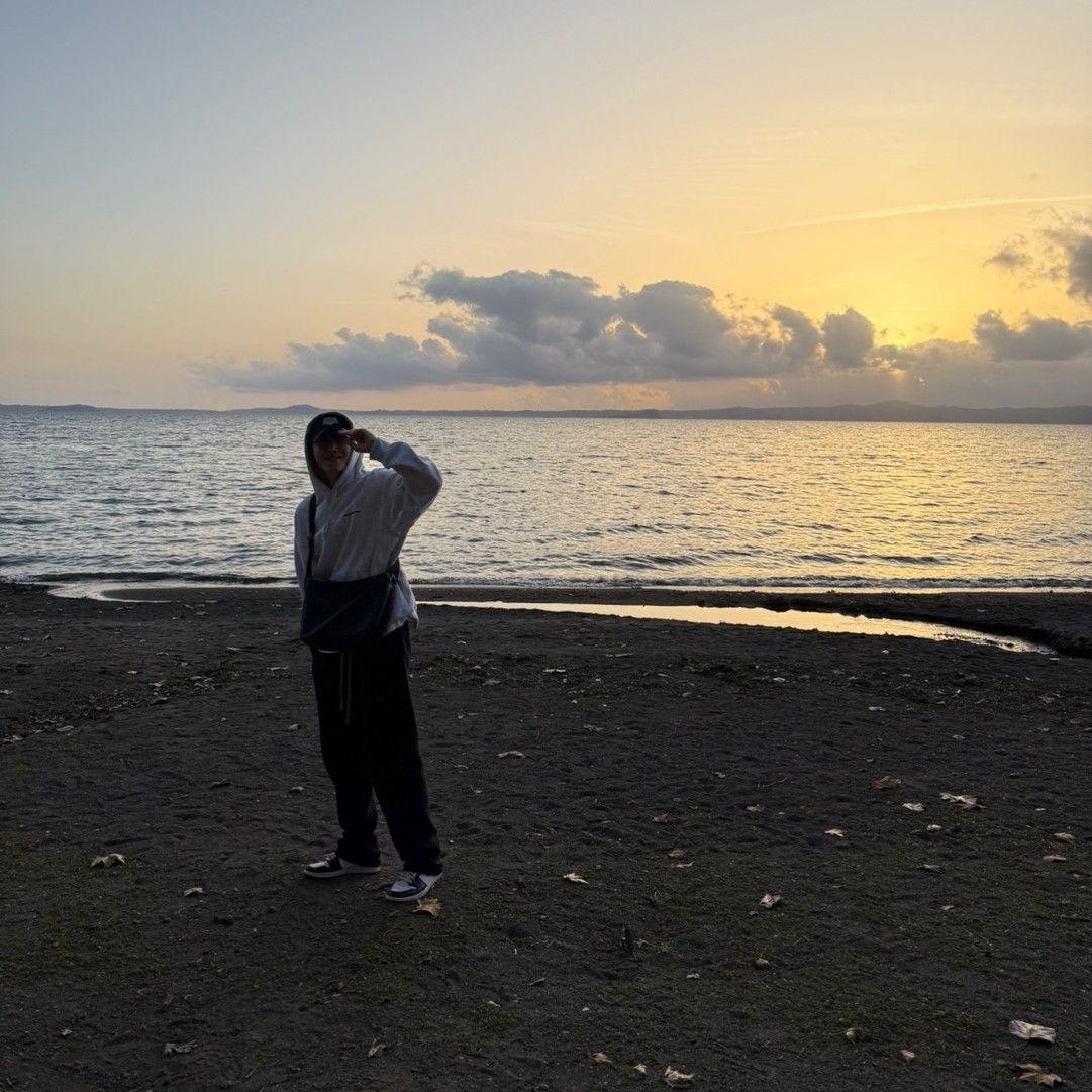 Behind-the-scenes cut of Kim Seonho