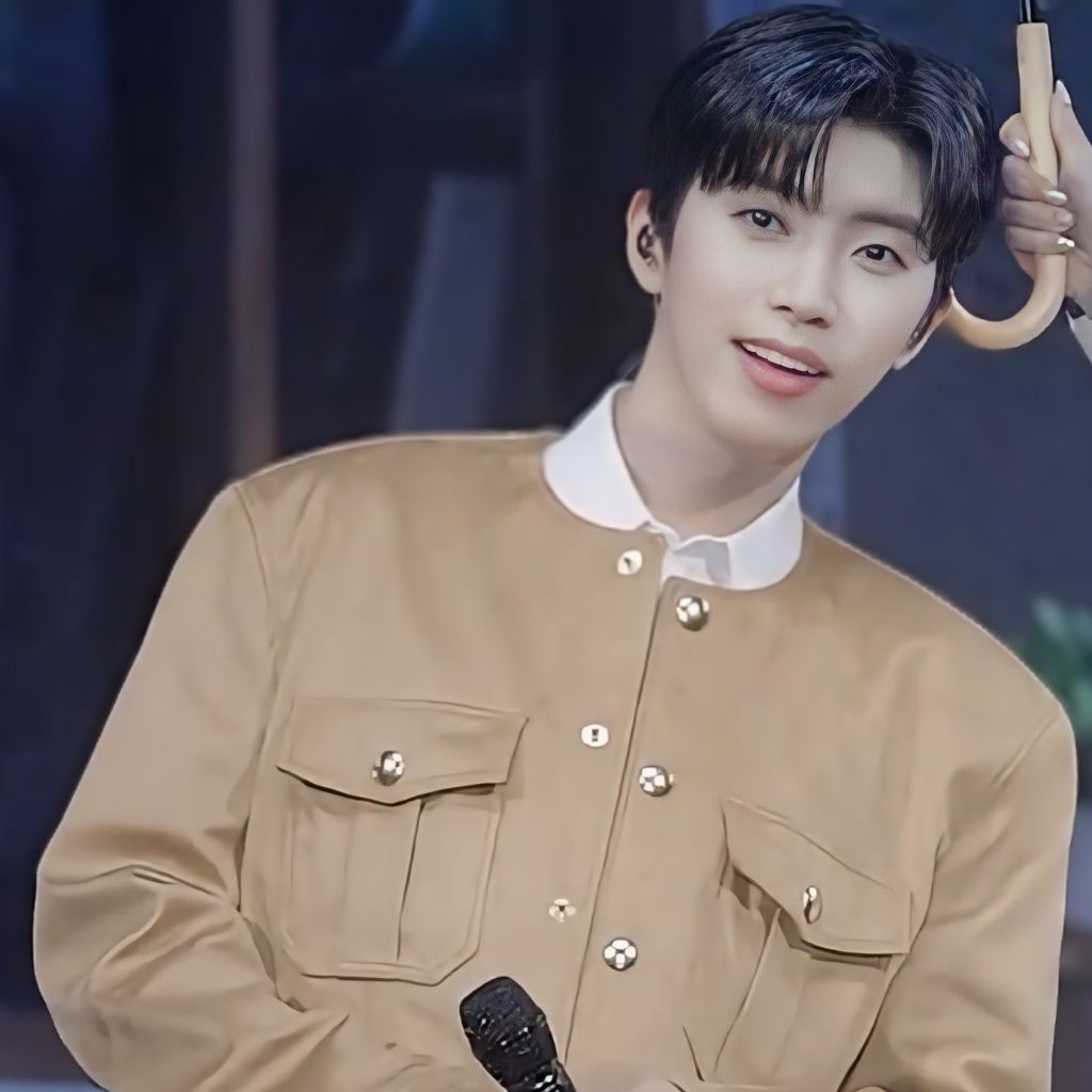 Foto terbaru dari Lim Youngwoong