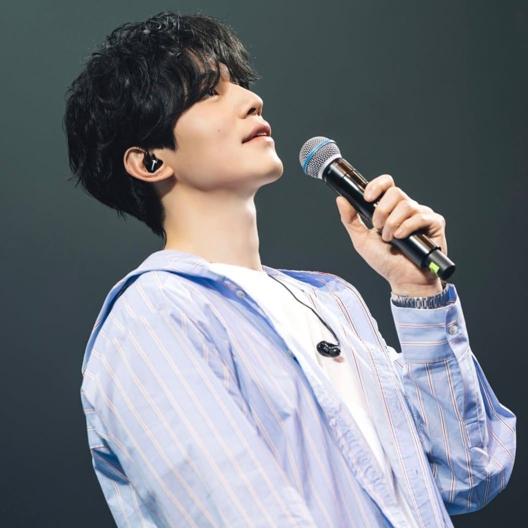 Recent activity shot of Lee Dongwook