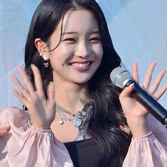 Momen yang diabadikan oleh penggemar Kim Soyeon (2004)