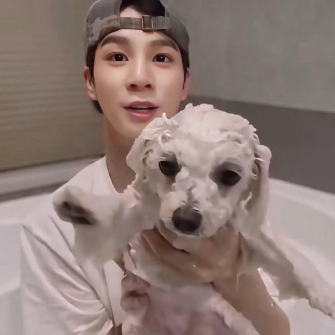 Behind-the-scenes cut of Jeong Dongwon