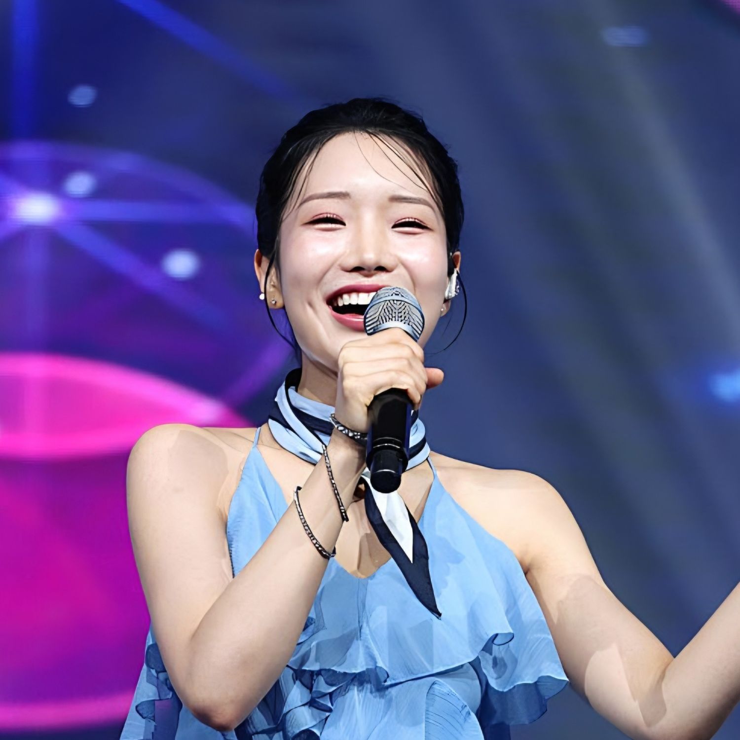 A moment captured by a fan of Kim Soyeon (2004)