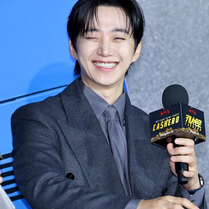 イ・ジュノのビハインドカット