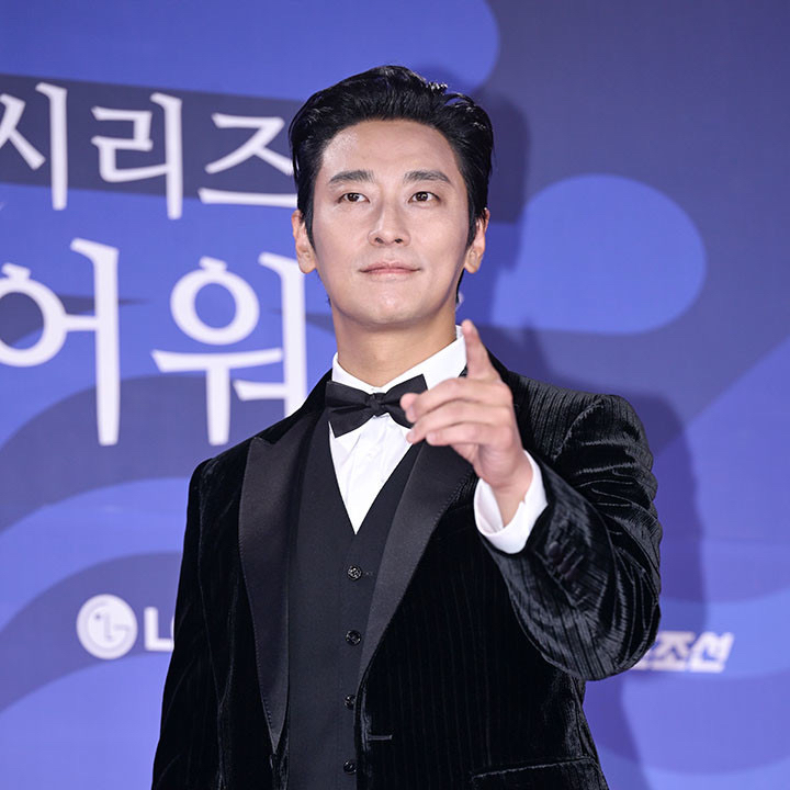 Behind-the-scenes cut of Joo Jihoon
