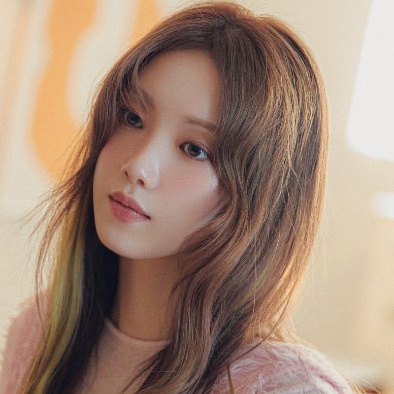 A moment captured by a fan of Lee Sungkyung