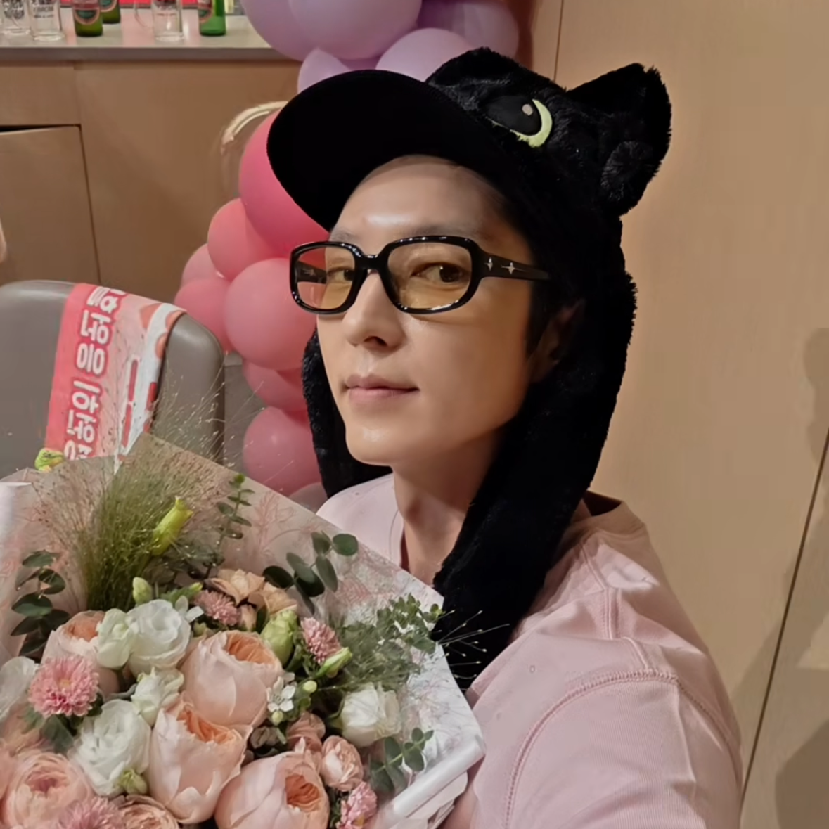 Behind-the-scenes cut of Lee Joongi