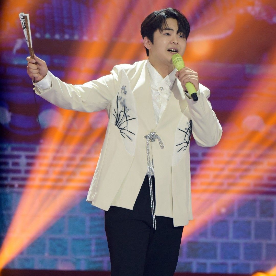 A moment captured by a fan of Park Minsu