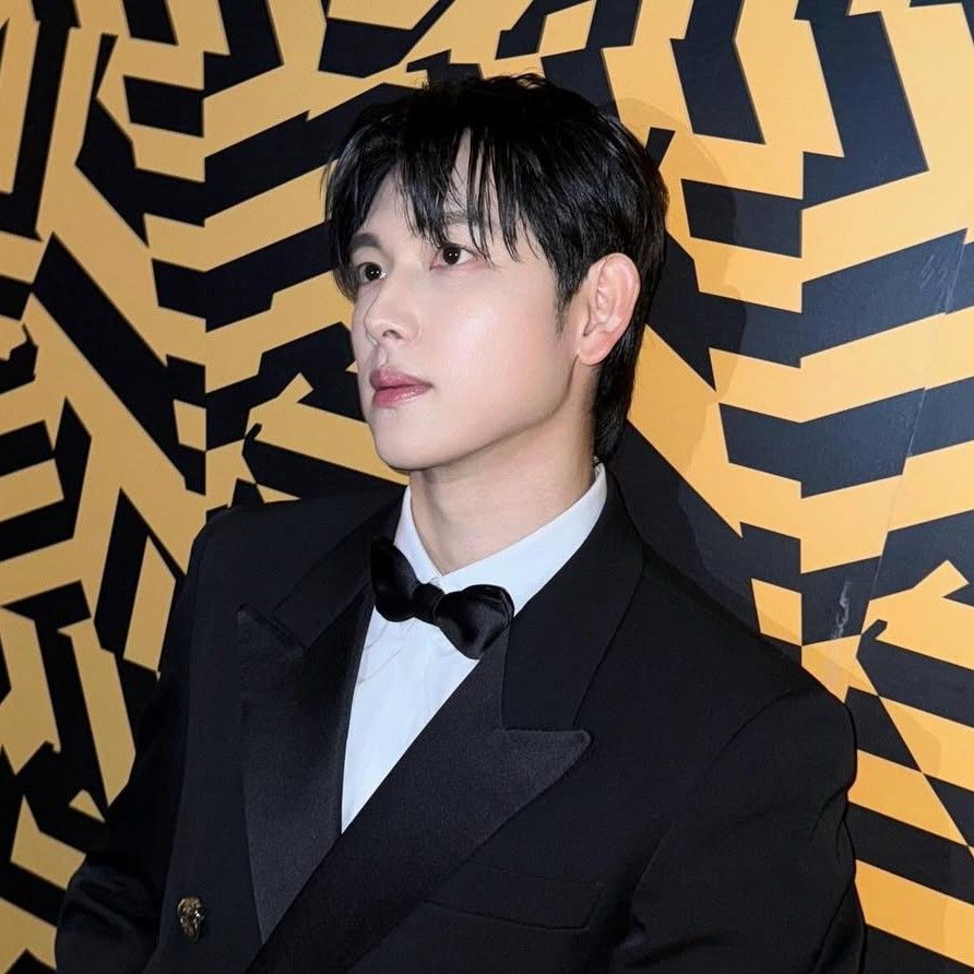 Behind-the-scenes cut of Lim Siwan