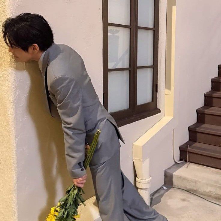 Recent activity shot of Kim Taehyung (V)