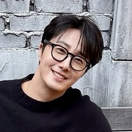 Behind-the-scenes cut of Jung Ilwoo