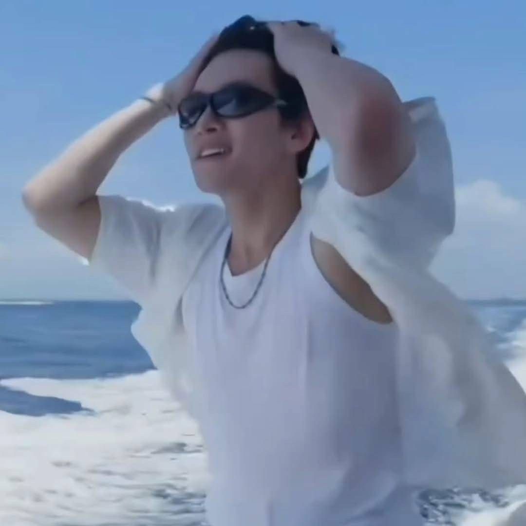 粉絲拍下的池昌旭瞬間