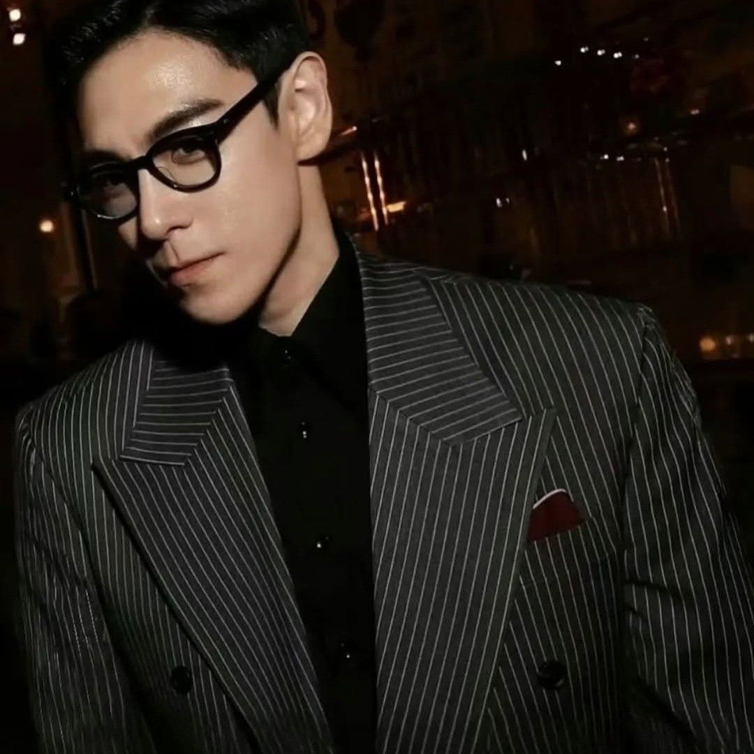 Behind-the-scenes cut of T.O.P