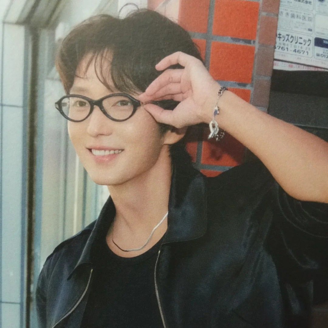 Behind-the-scenes cut of Lee Joongi