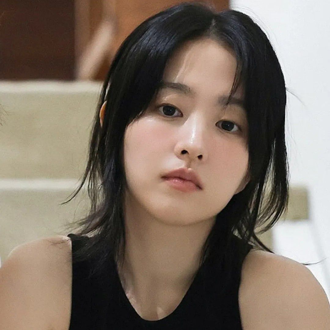 Latest photo of Park Boyoung