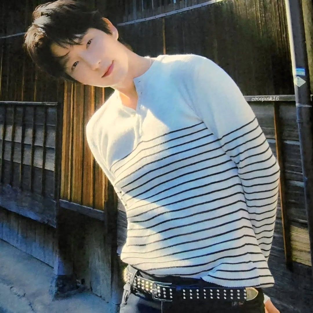 A moment captured by a fan of Lee Joongi