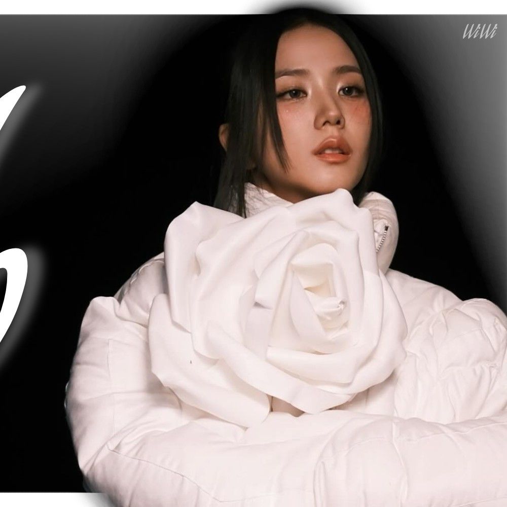 Latest photo of Jisoo (1995)