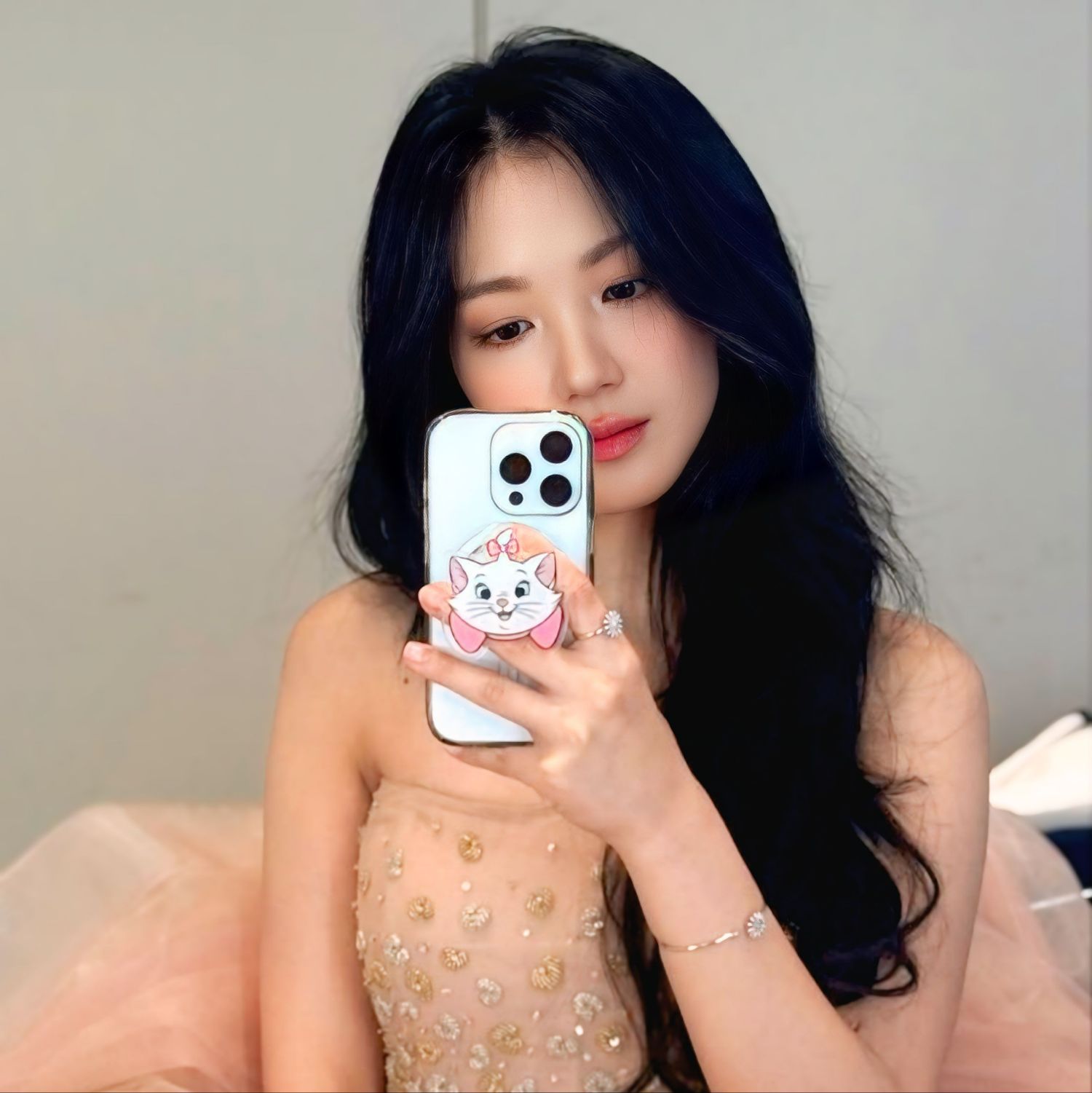 Latest photo of Kim Hyeyoon